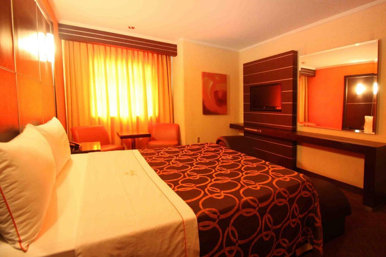 Motel Mirage Гуадалахара Екстериор снимка